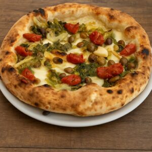 Pizza Scarola aux olives, câpres, tomates confites, ail et mozzarella, spécialité napolitaine chez 500 Degrés à Marseille