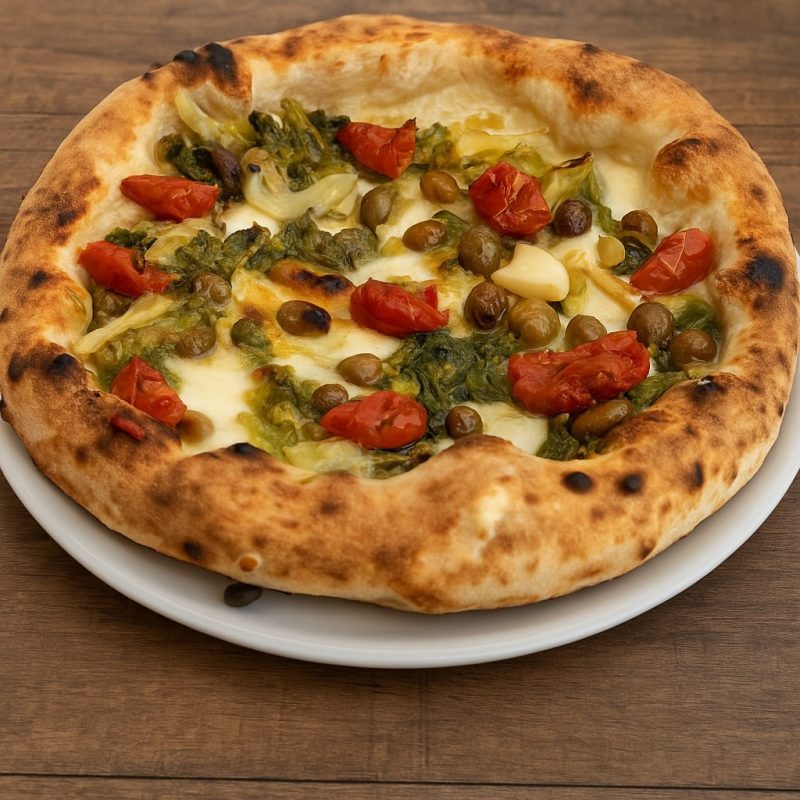 Pizza Scarola aux olives, câpres, tomates confites, ail et mozzarella, spécialité napolitaine chez 500 Degrés à Marseille